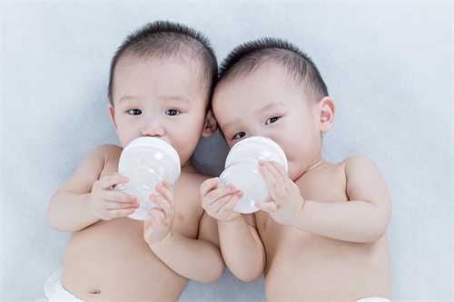 婴儿鼻塞的解决方案：轻松应对一个月大的宝宝鼻塞问题